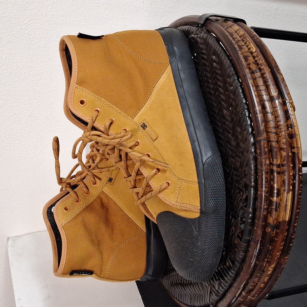 DC Shoe Manual HI WNT M Shoes  Men’s Sz 10.5